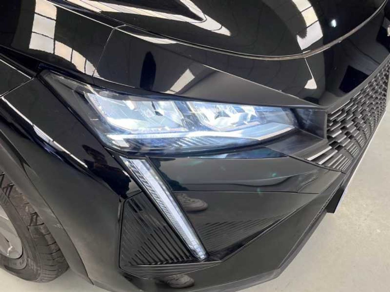 Peugeot 408 Allure HYBRID 145 eDCS6 28