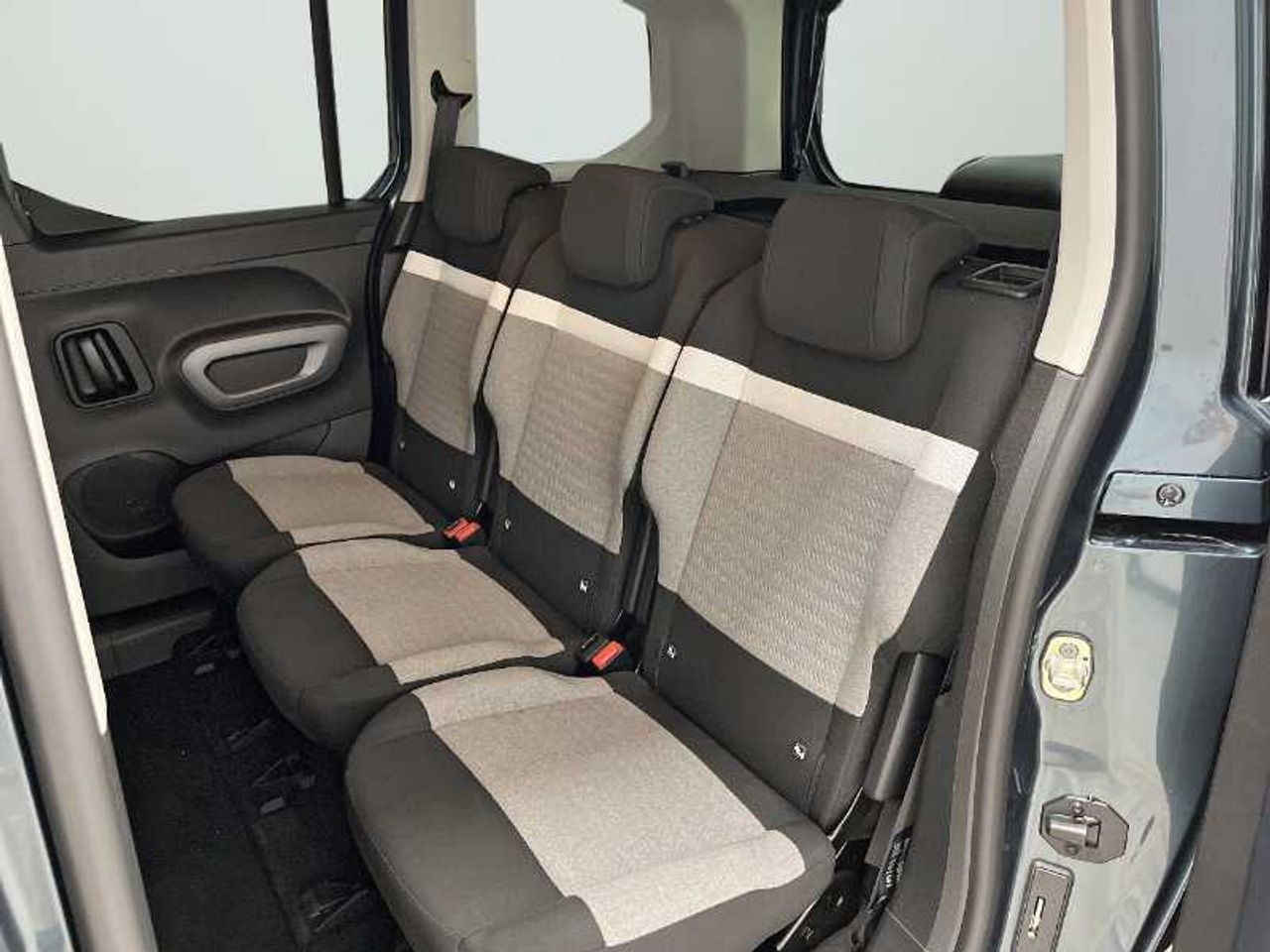 Citroën Berlingo Talla M BlueHDi 100 S&S 6v PLUS 17