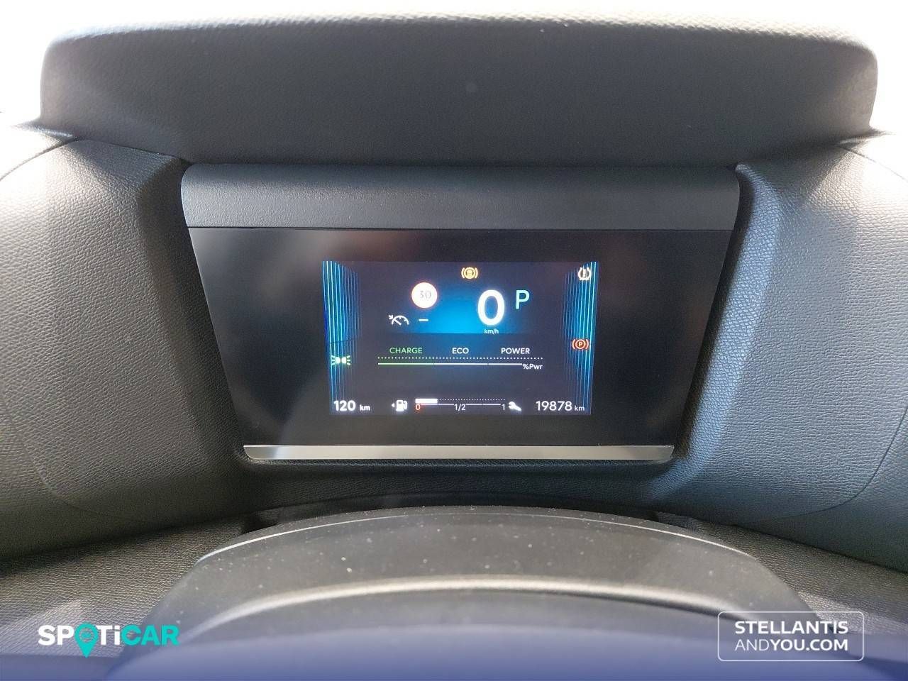 Citroën C4  Hybrid 145 ë-DCS6 Plus 28