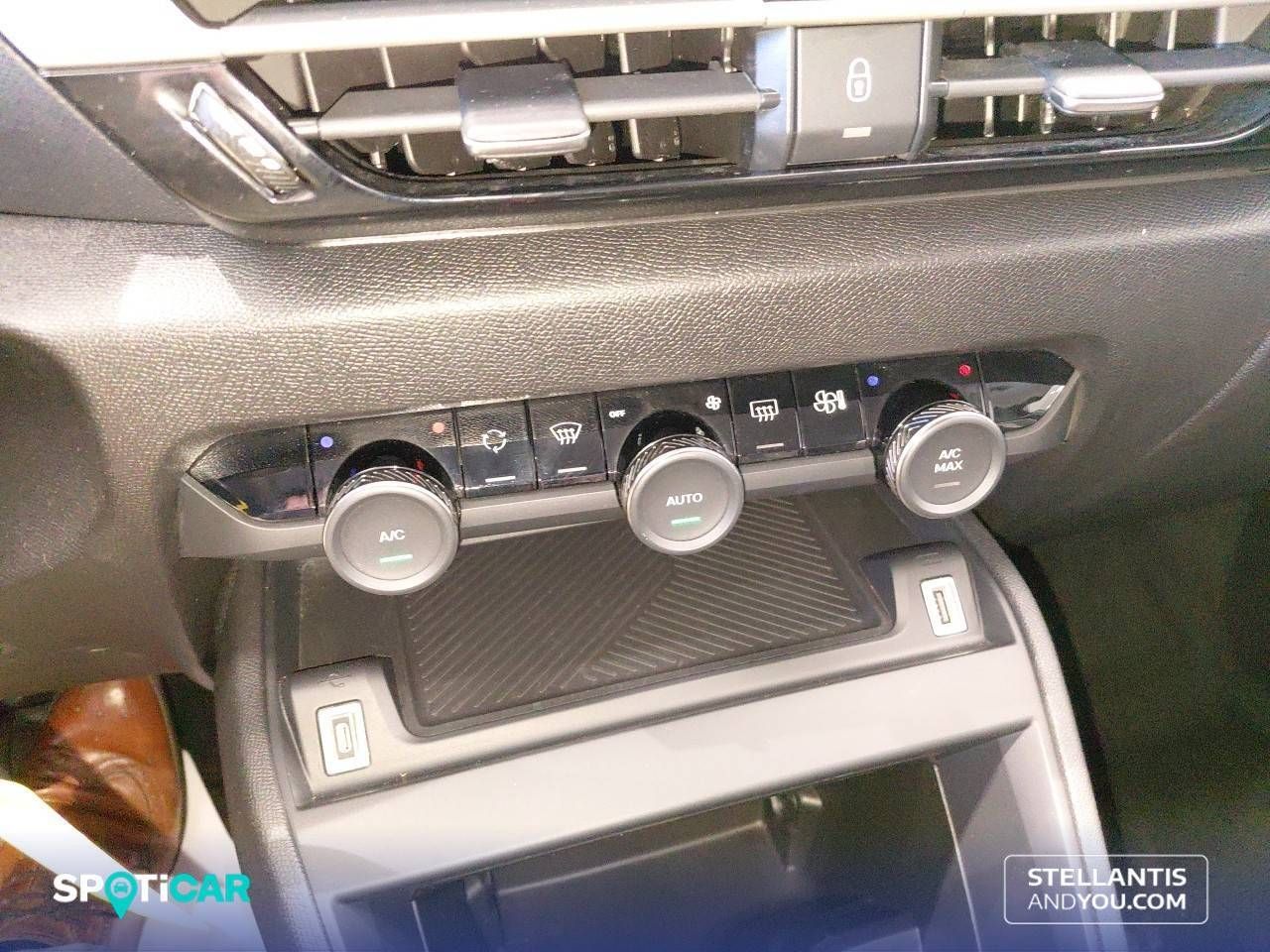 Citroën C4  Hybrid 145 ë-DCS6 Plus 26