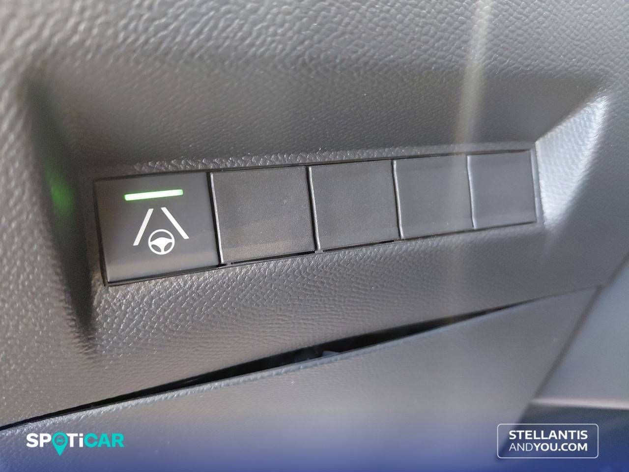 Peugeot 2008  N2008  Hybrid 145 eDCS6 GT 26