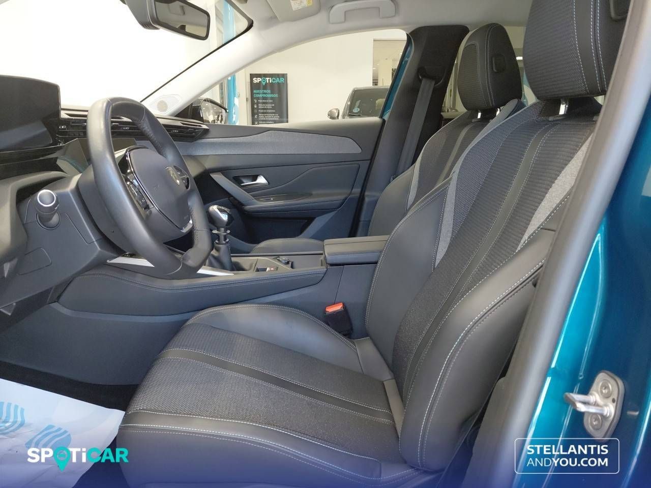 Peugeot 308  5P  PureTech 130 S&S MAN Allure 15