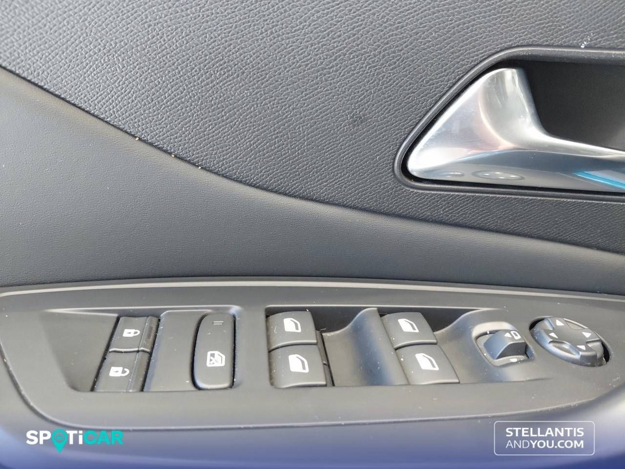 Peugeot 308  5P  PureTech 130 S&S MAN Allure 22