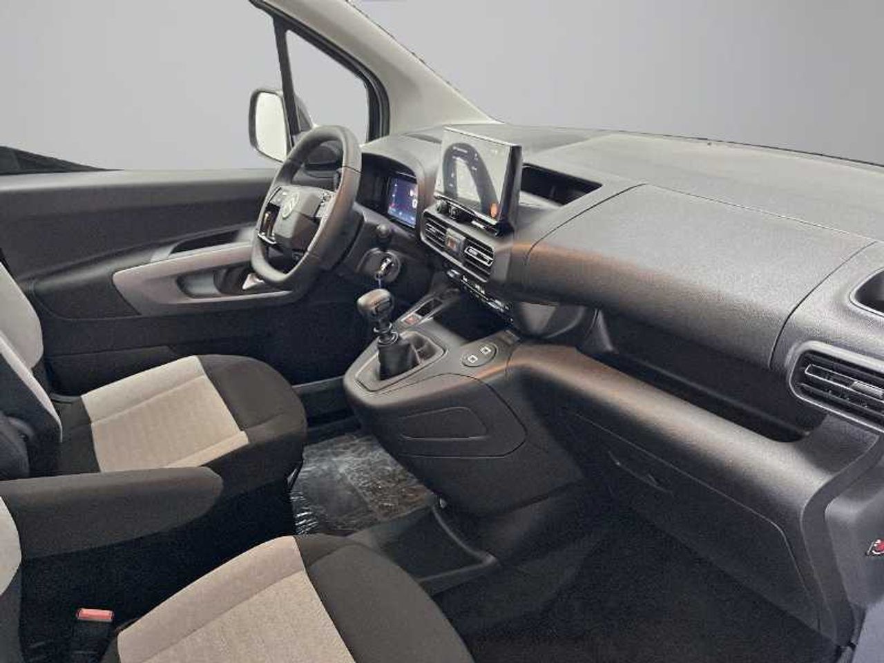 Citroën Berlingo Talla M BlueHDi 100 S&S 6v PLUS 28