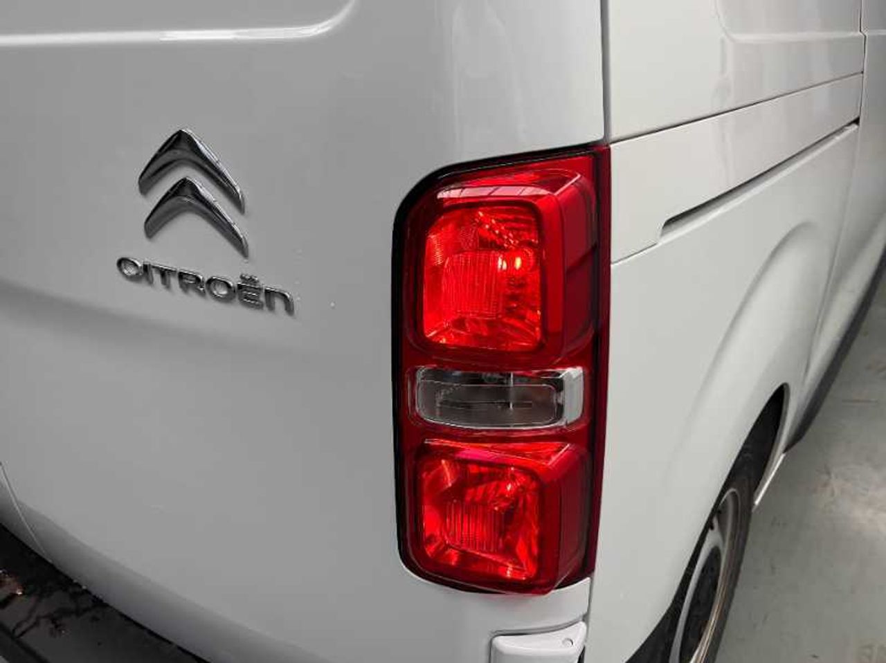 Citroën Jumpy e-Jumpy Furgn  Eléctrico 100Kw batería 75Kwh Talla M Standard 17