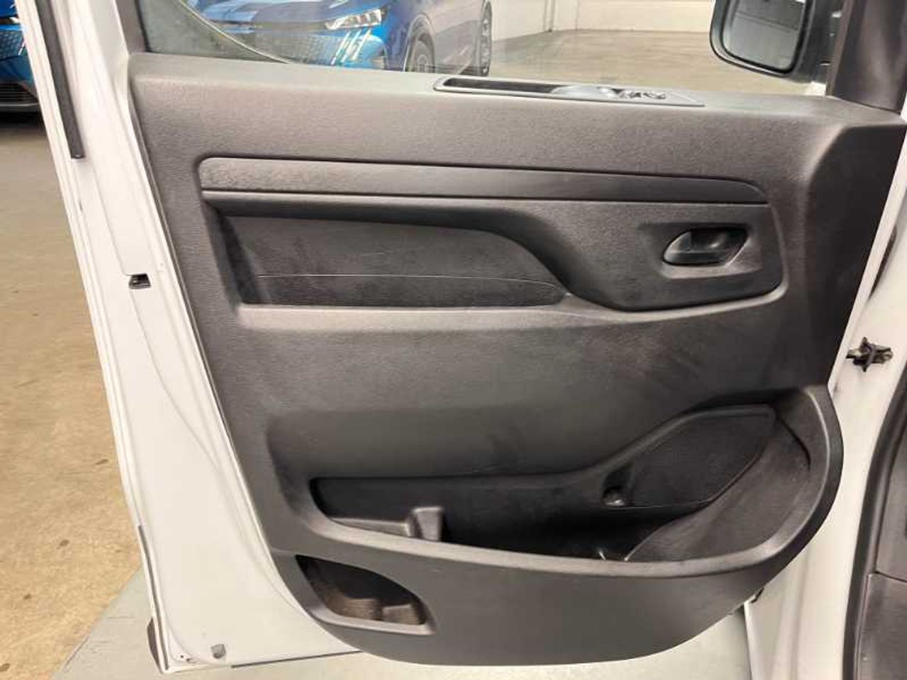 Citroën Jumpy e-Jumpy Furgn  Eléctrico 100Kw batería 75Kwh Talla M Standard 22