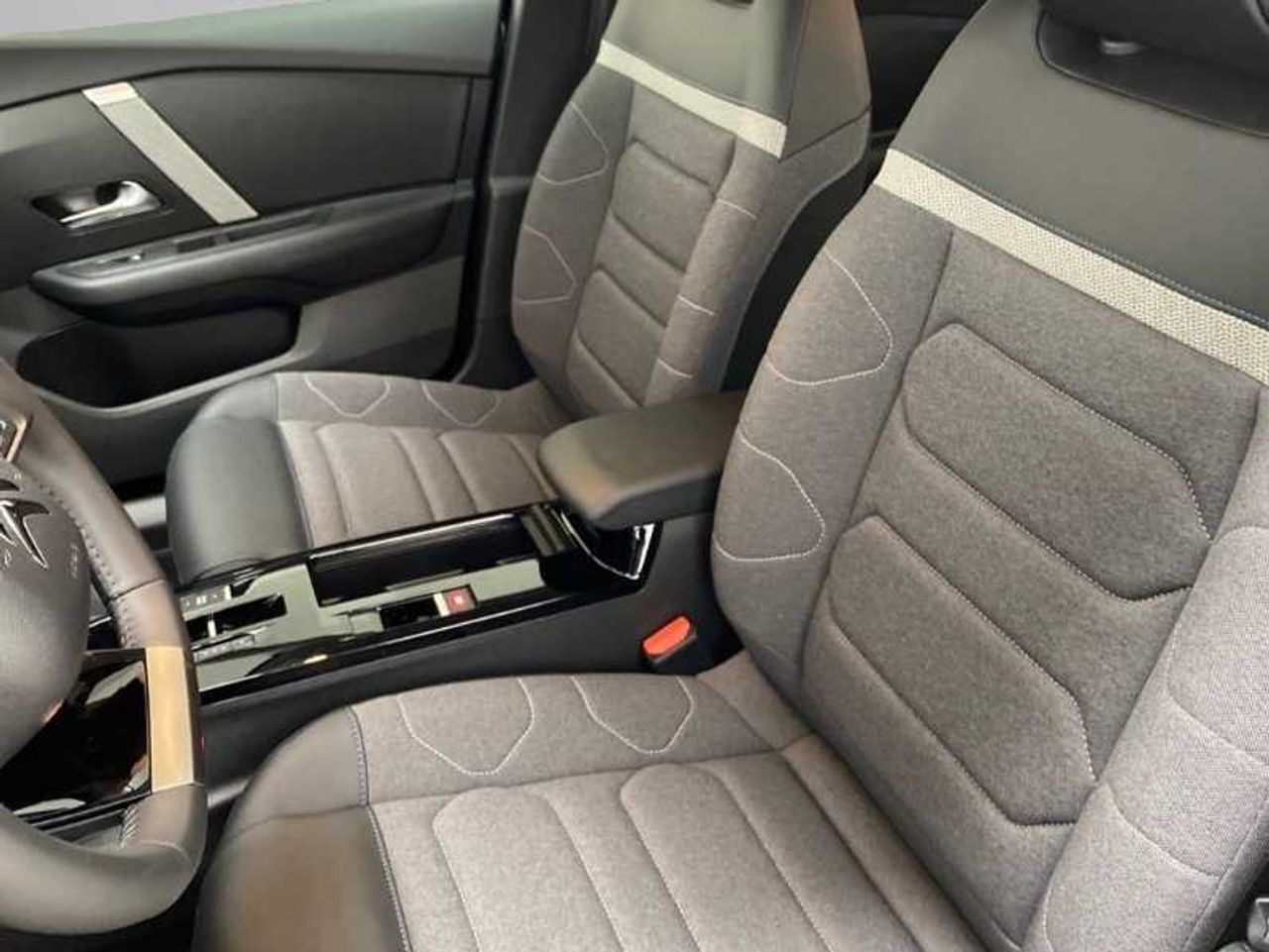 Citroën C4 BlueHDi 130 S&S EAT8 PLUS (solo stock) 18