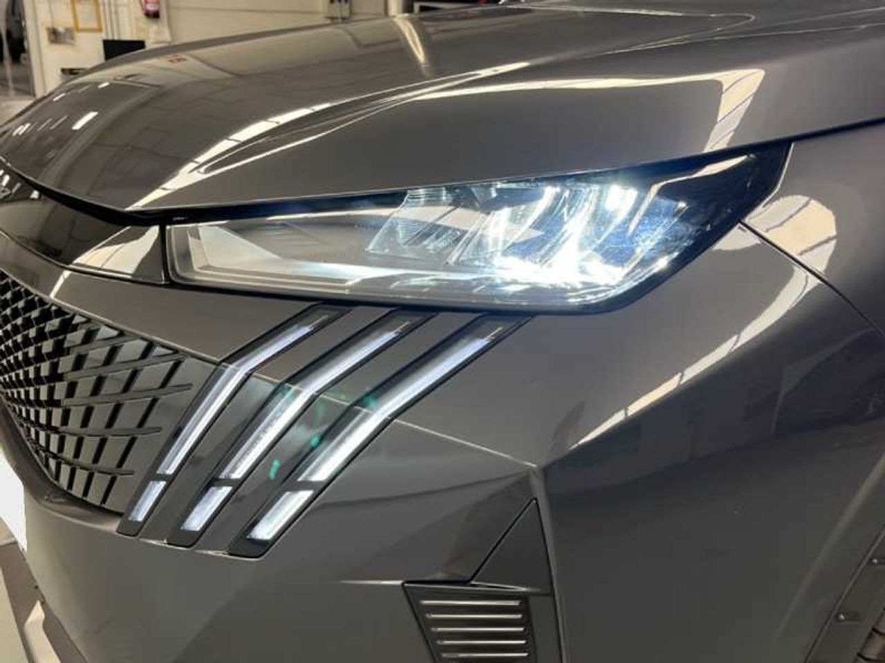 Peugeot 5008 Nuevo 5008 Allure HYBRID 145 eDCS6 18