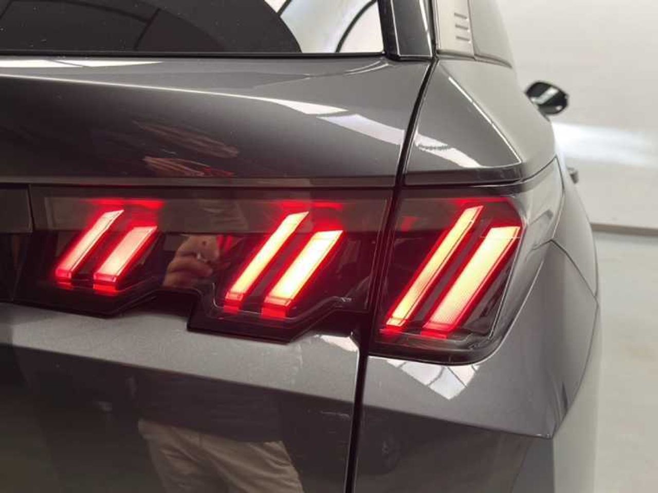 Peugeot 5008 Nuevo 5008 Allure HYBRID 145 eDCS6 22