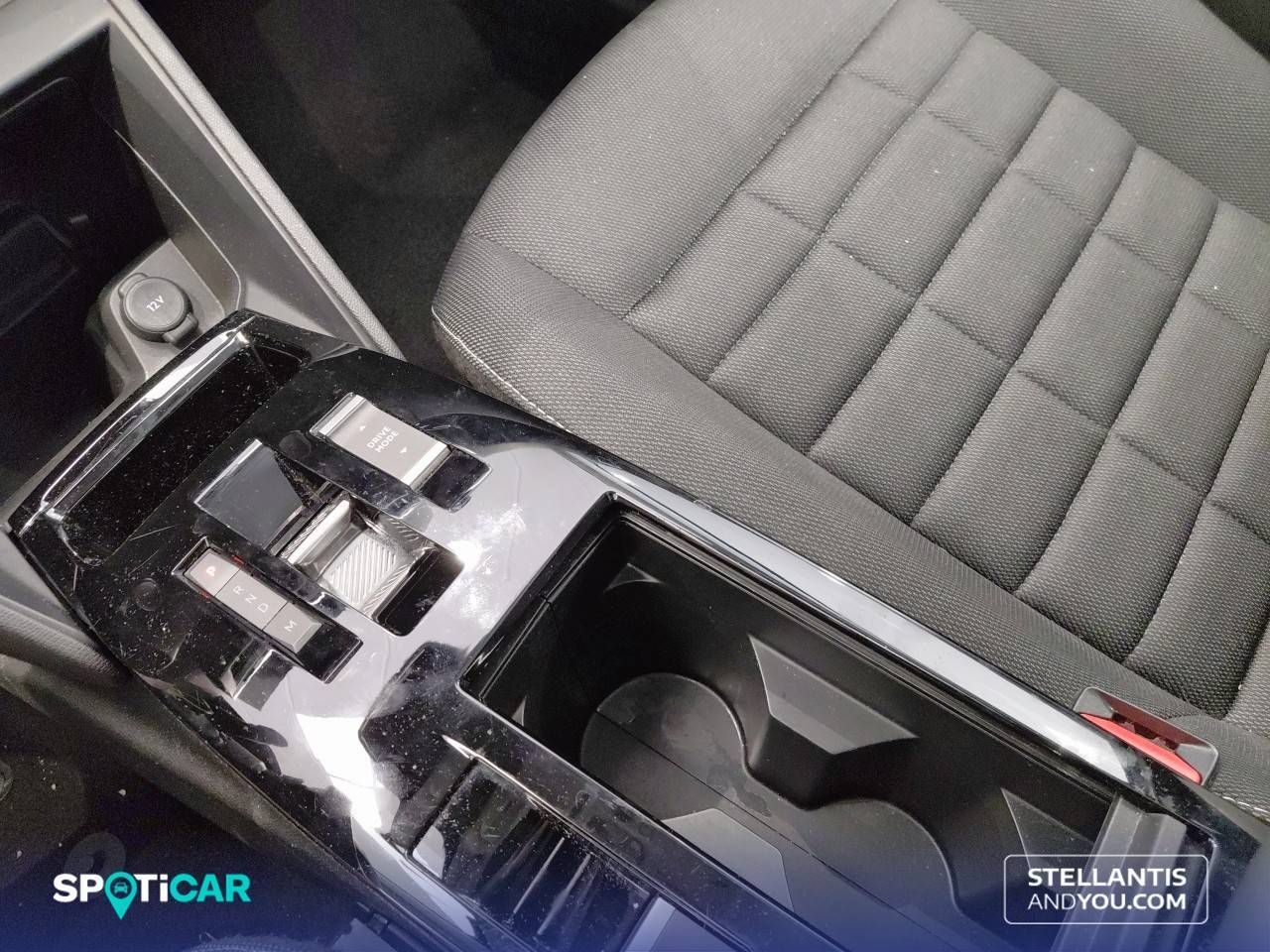 Citroën C4  Hybrid 145 ë-DCS6 Plus 22