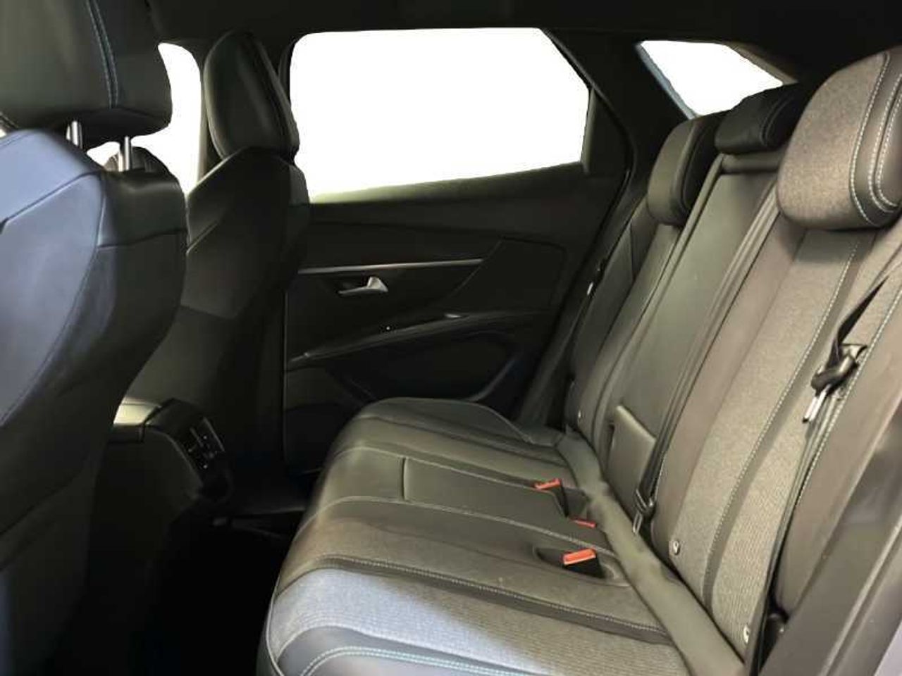 Peugeot 3008 NSUV  Allure Pack PLUG-IN HYBRID 180 e-EAT8 17