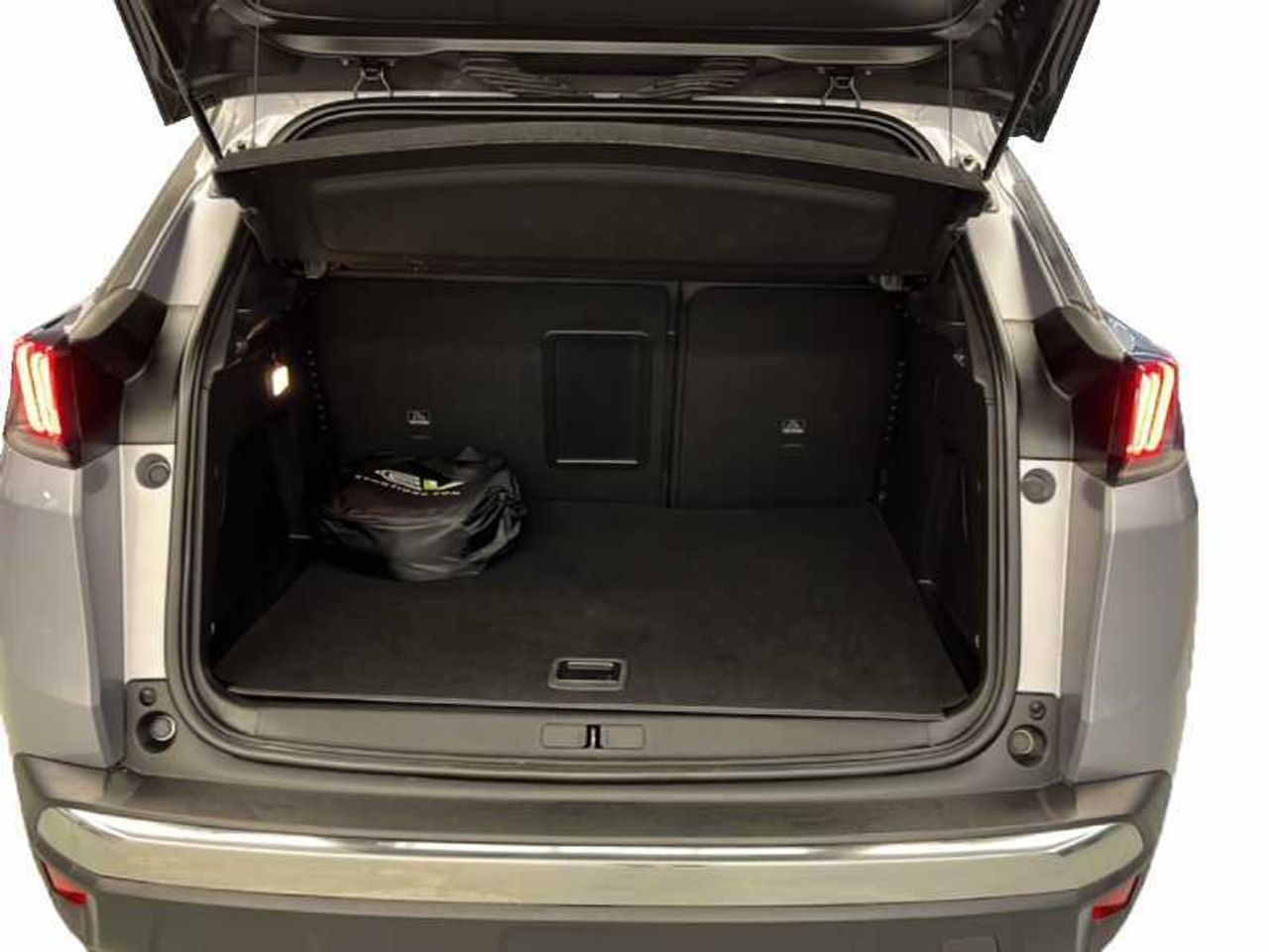 Peugeot 3008 NSUV  Allure Pack PLUG-IN HYBRID 180 e-EAT8 26