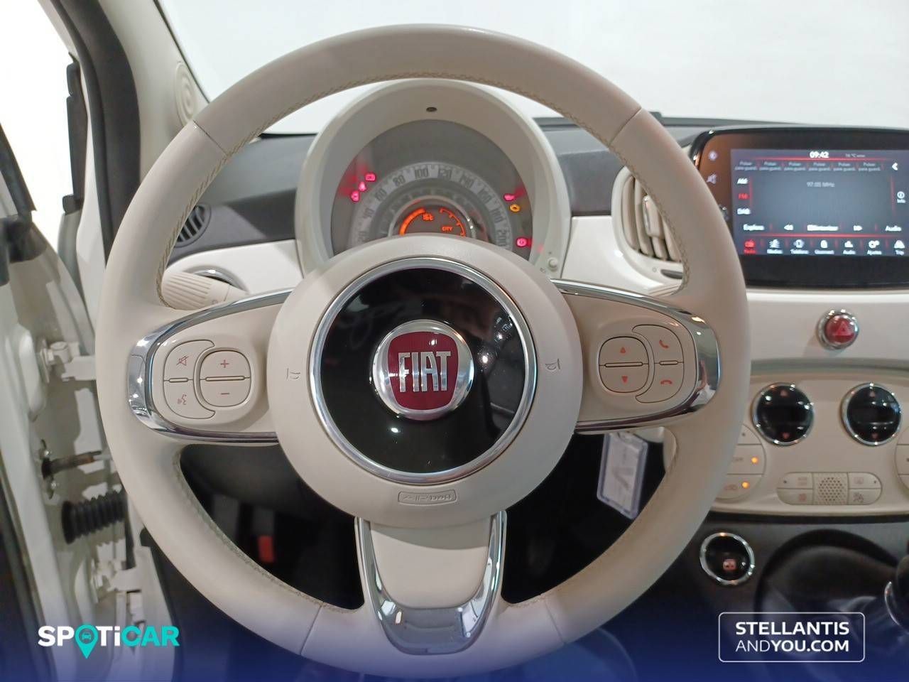 Fiat 500   1.0 Hybrid 51KW (70 CV) Dolcevita 22