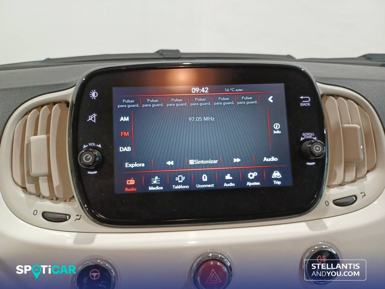 Fiat 500   1.0 Hybrid 51KW (70 CV) Dolcevita 24