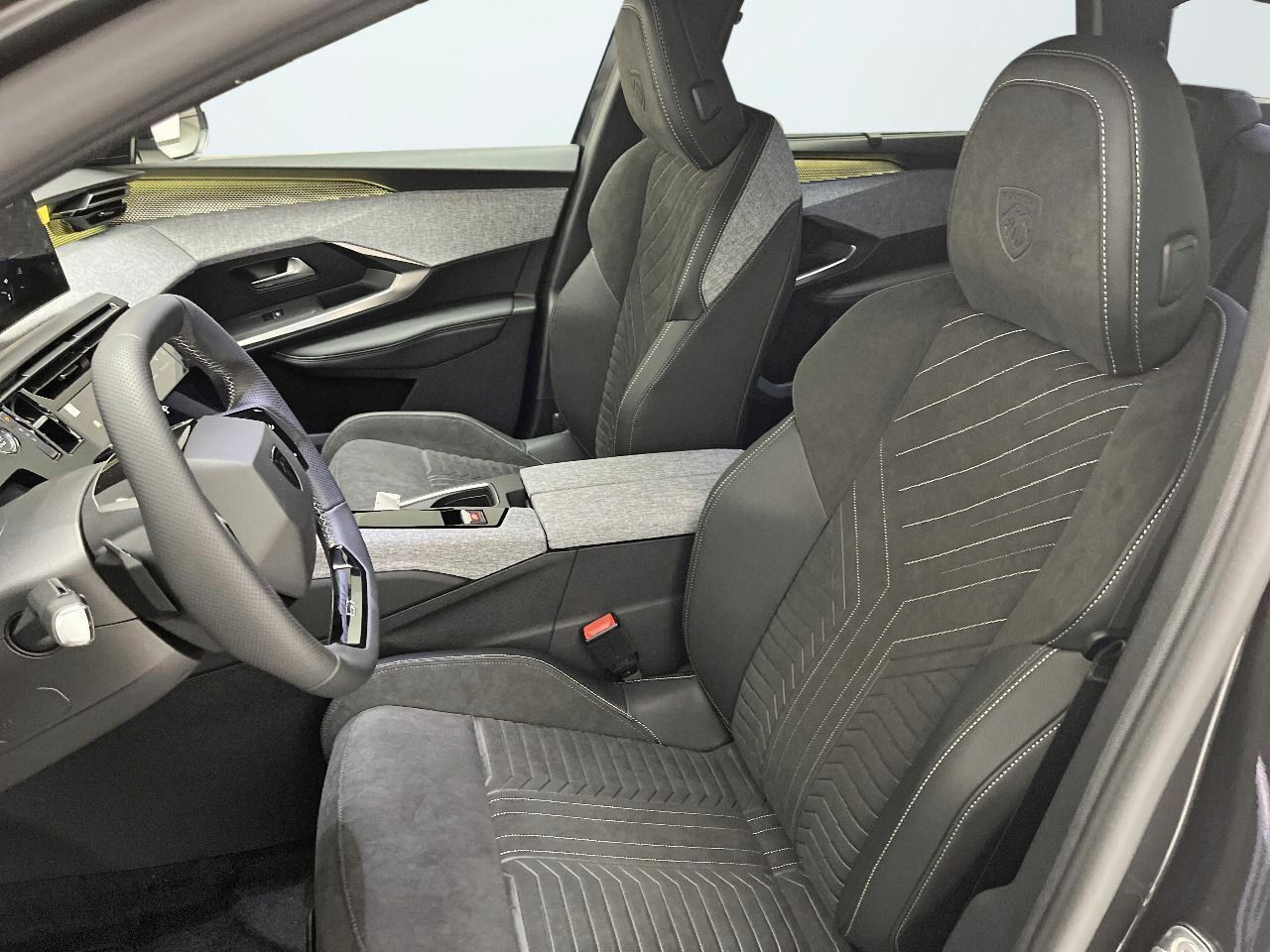 Peugeot e-5008 GT Eléctrico 157kW 15