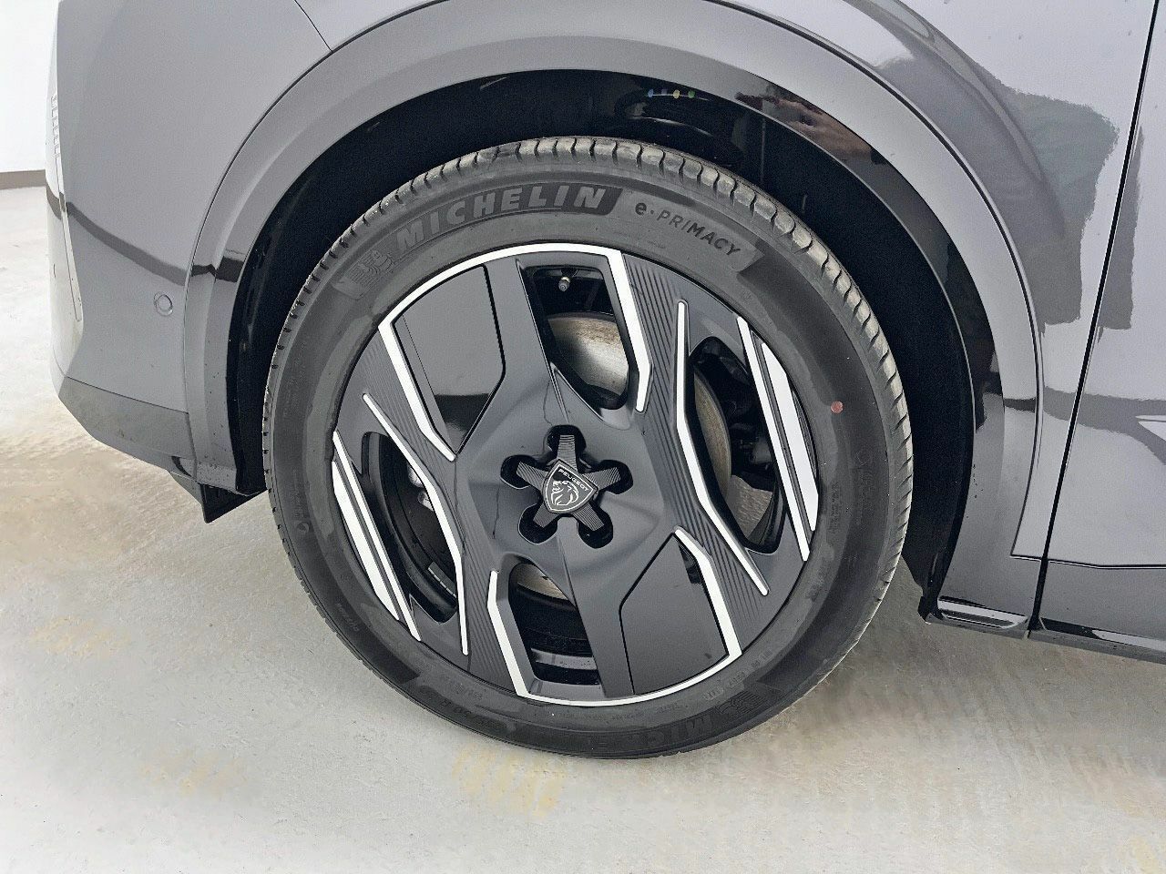 Peugeot e-5008 GT Eléctrico 157kW 26