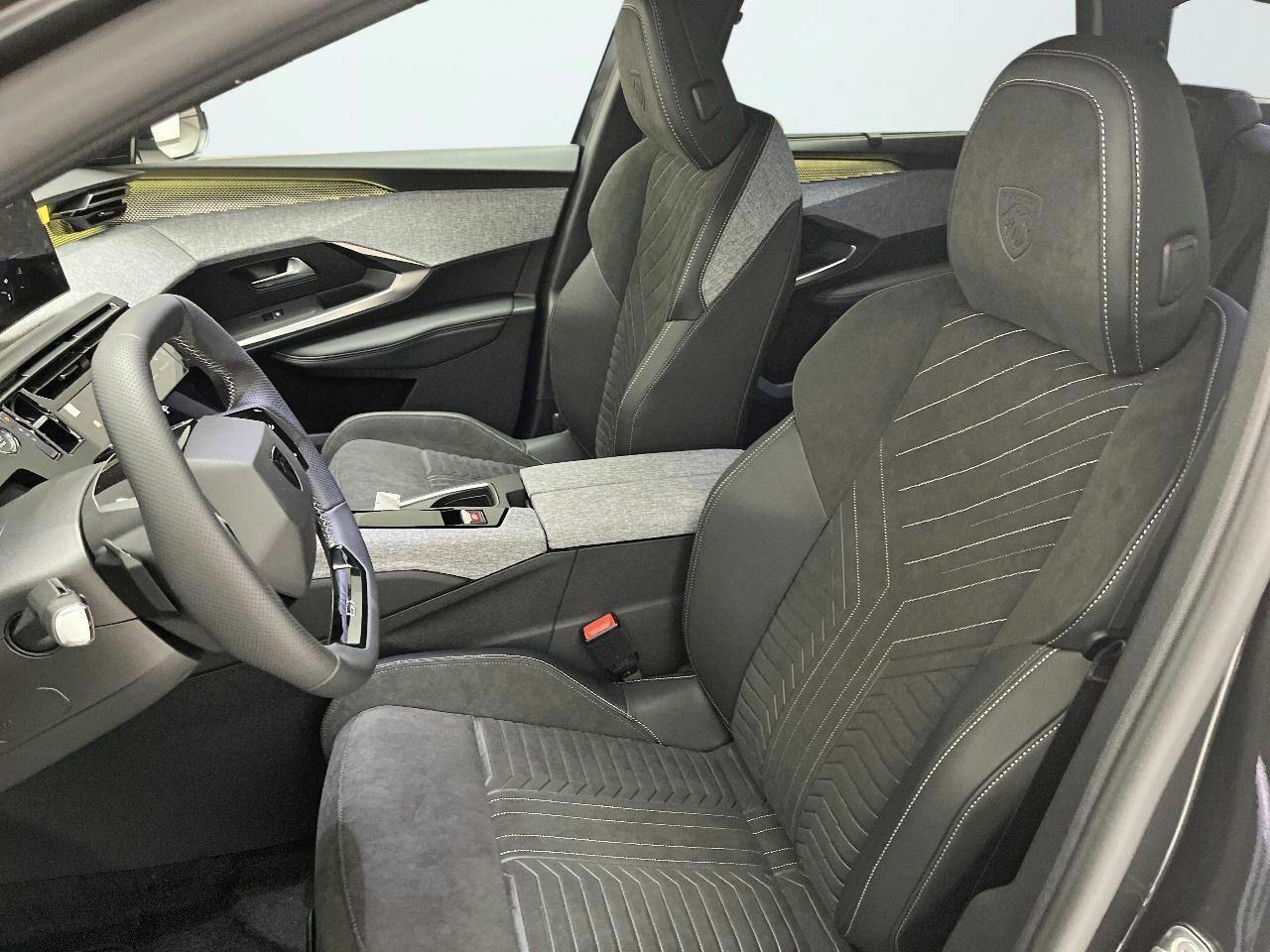Peugeot e-5008 GT Eléctrico 157kW 15