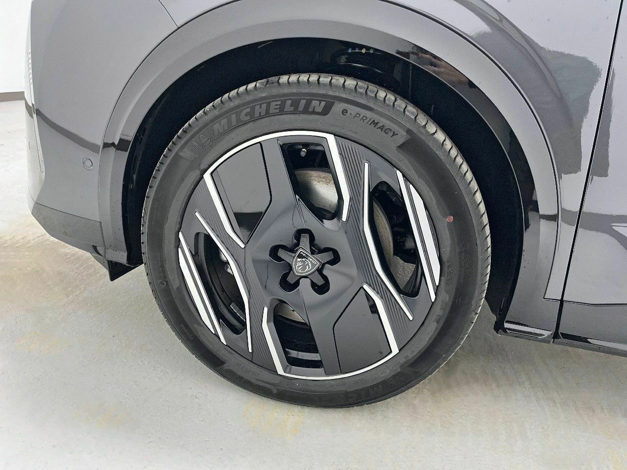 Peugeot e-5008 GT Eléctrico 157kW 26