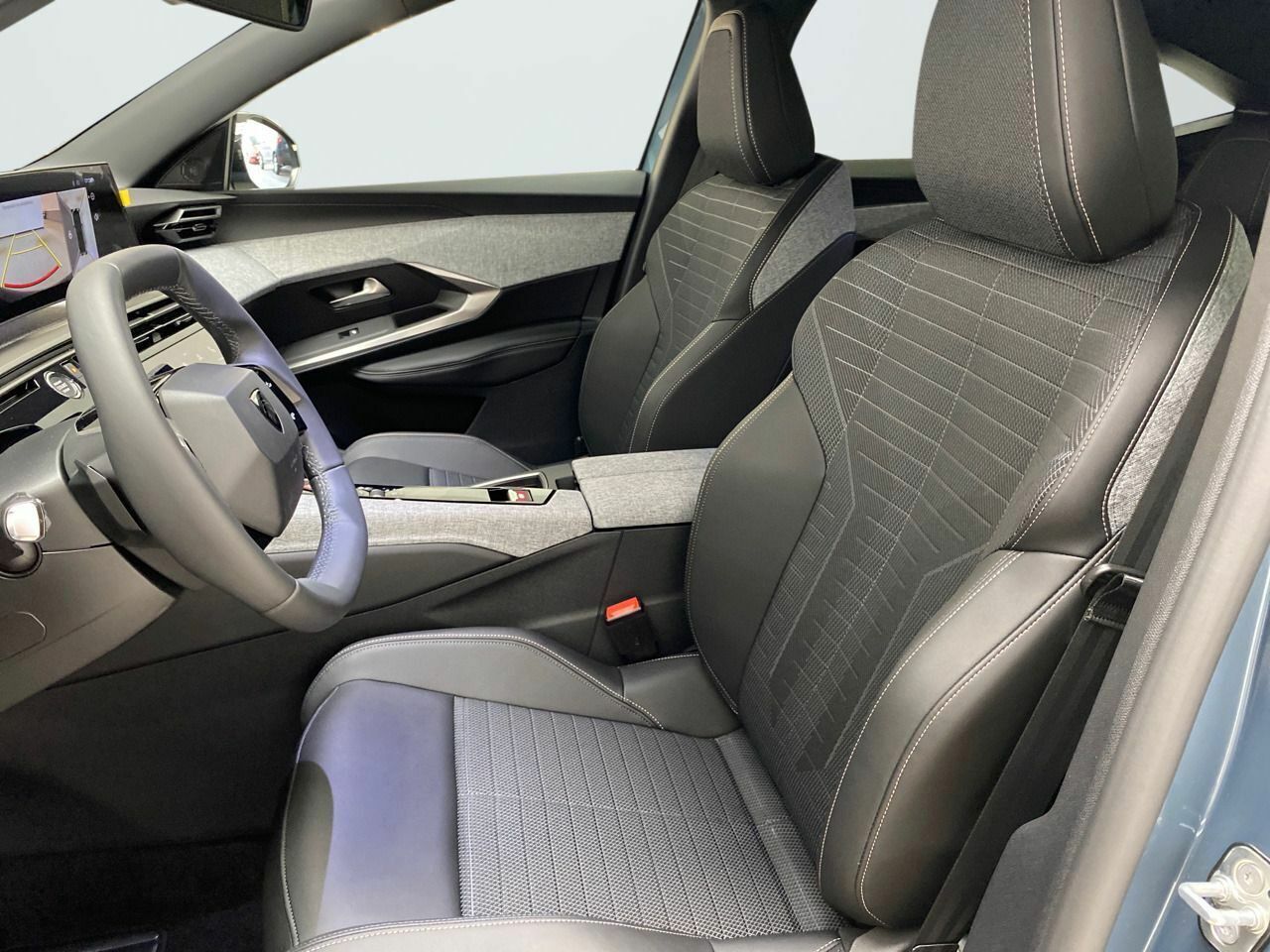 Peugeot e-3008 Allure Eléctrico 157kW 15