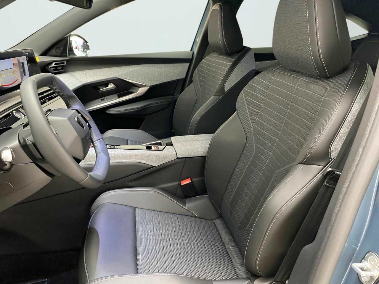Peugeot e-3008 Allure Eléctrico 157kW 15