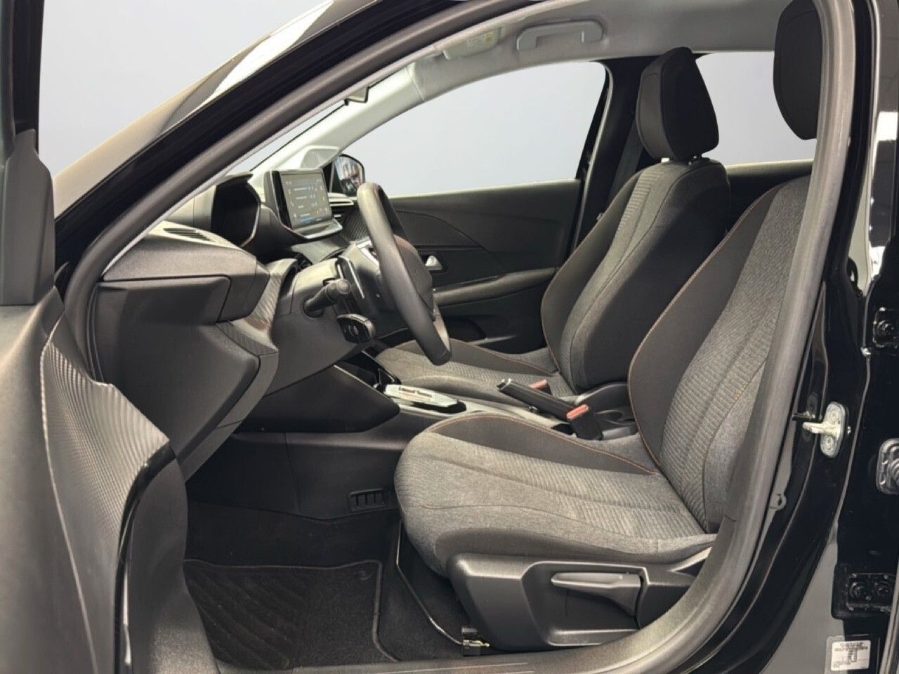 Peugeot e-208 Style Eléctrico 136 (100 Kw) 24