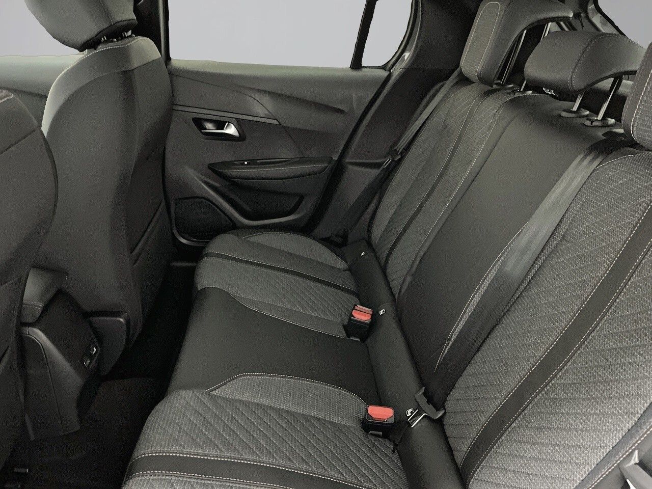 Peugeot e-208 Allure Eléctrico 156 (115 Kw) 17