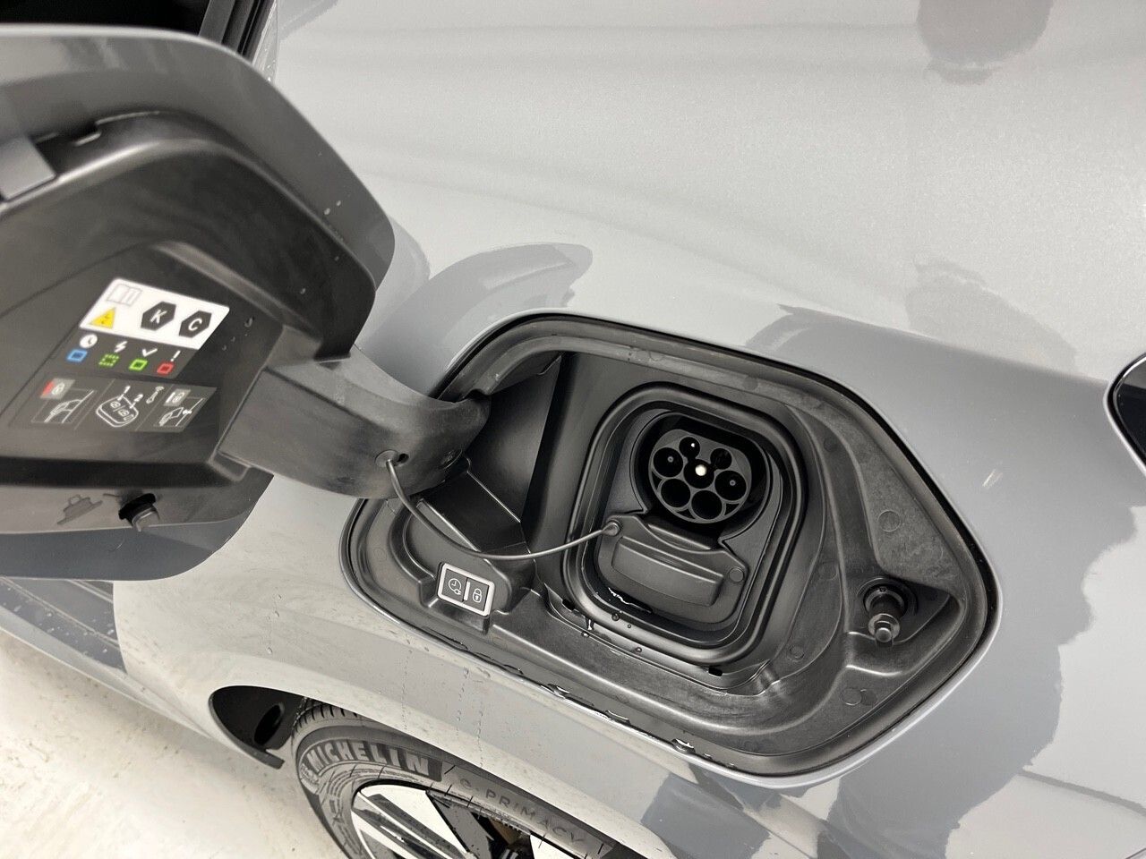 Peugeot e-208 Allure Eléctrico 156 (115 Kw) 30