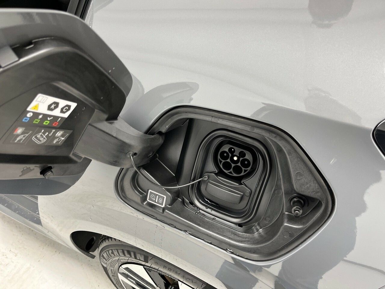 Peugeot e-208 Allure Eléctrico 156 (115 Kw) 30