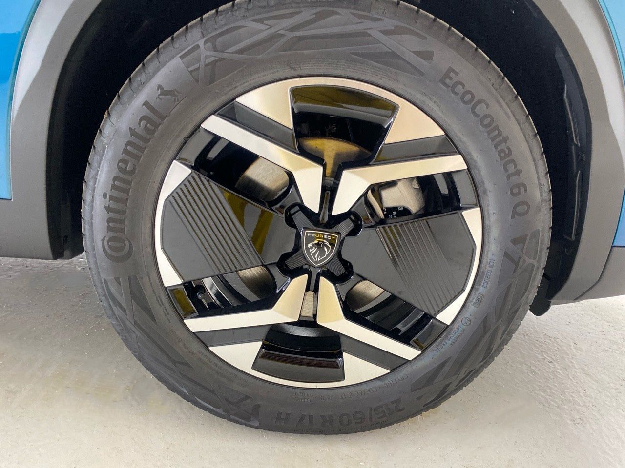 Peugeot e-2008 Eléctrico GT 156 (115kW) 26