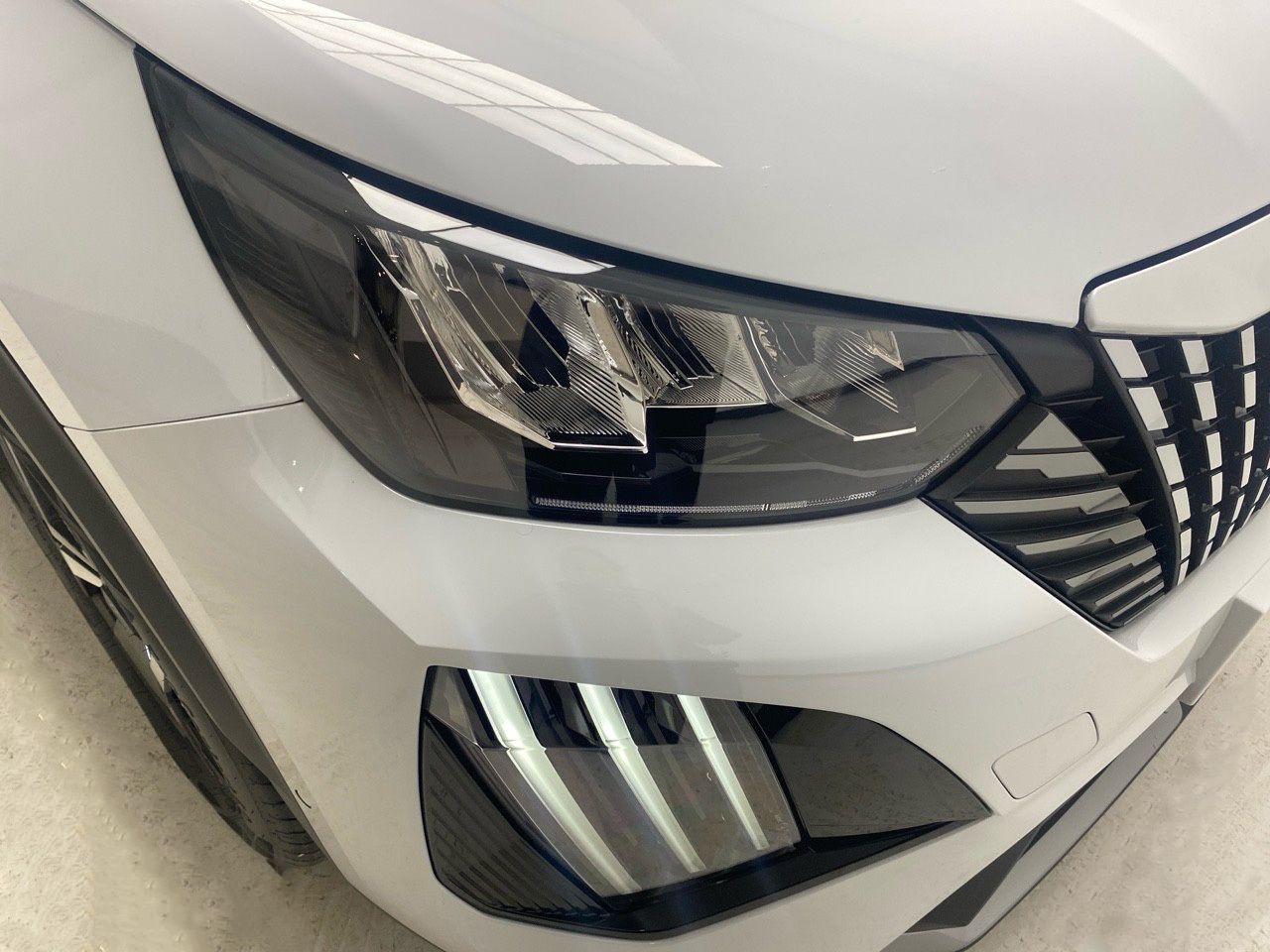 Peugeot e-2008 Eléctrico Allure 156 (115kW) 30