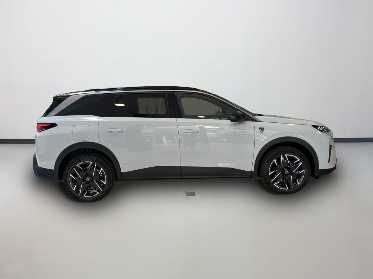 Peugeot 5008 1.2 107KW GT eDCS6 3