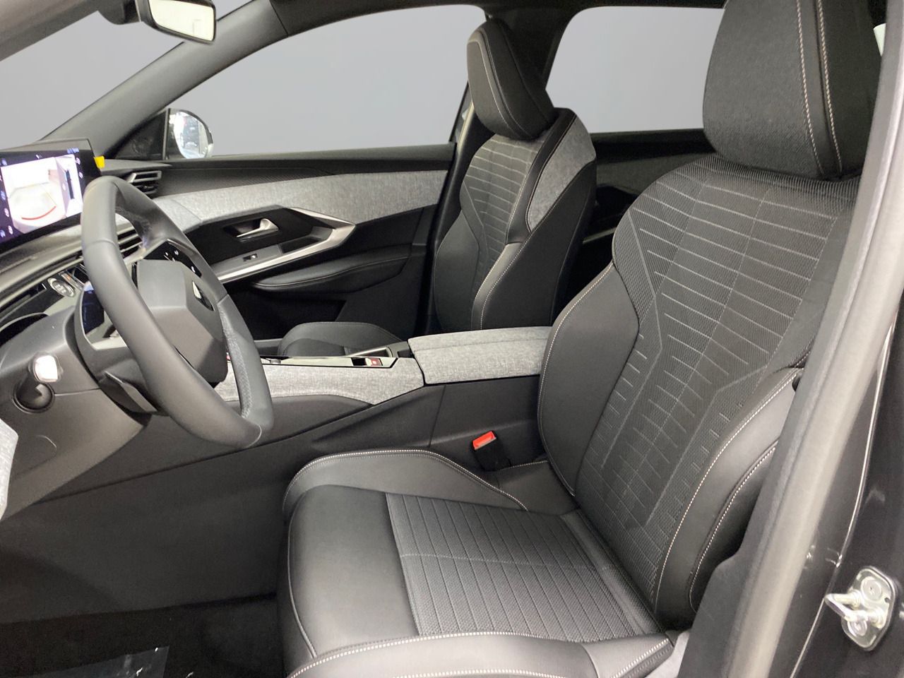 Peugeot 5008 1.2 107KW Allure eDCS6 15