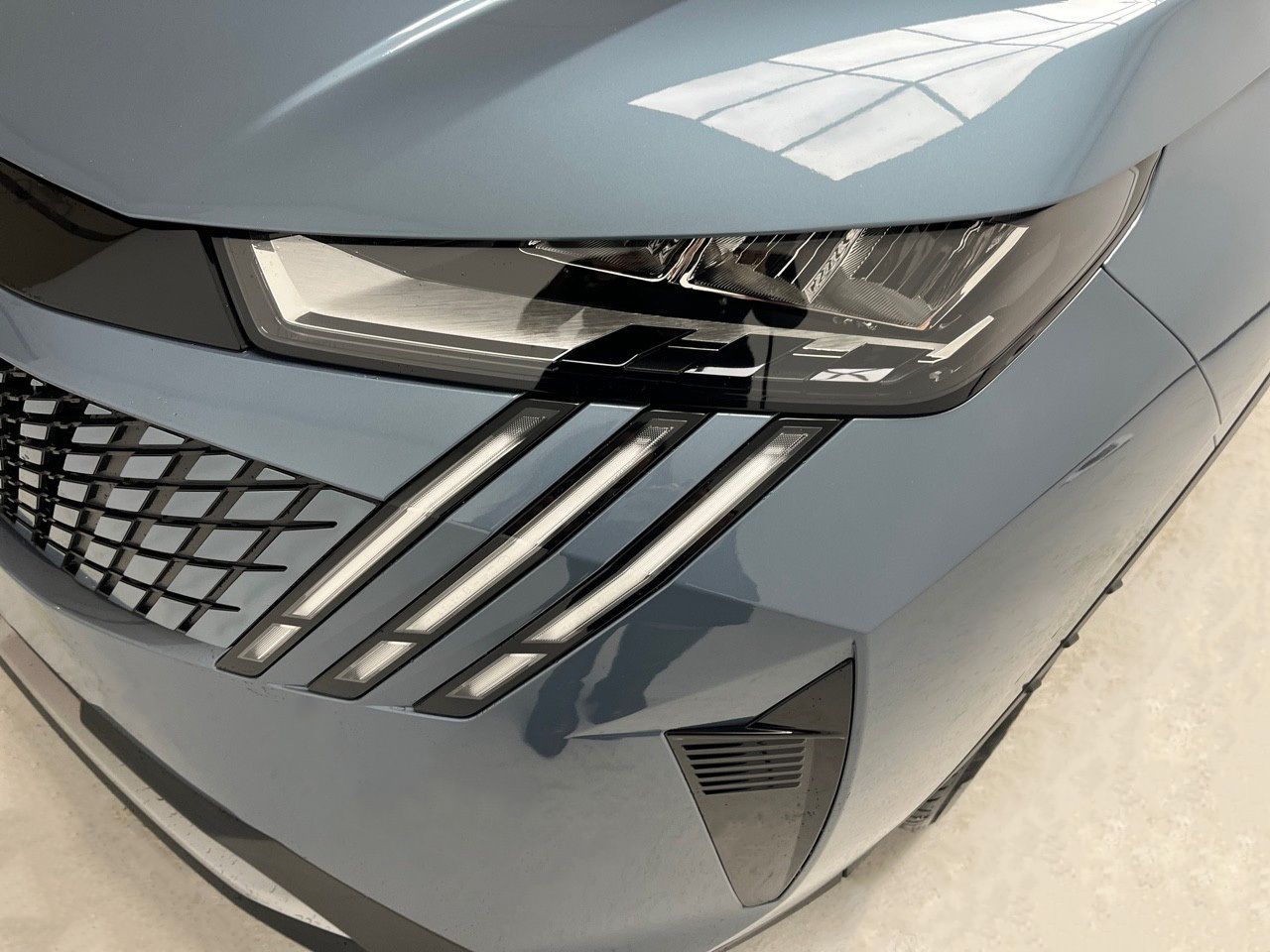 Peugeot 5008 1.2 107KW Allure eDCS6 15