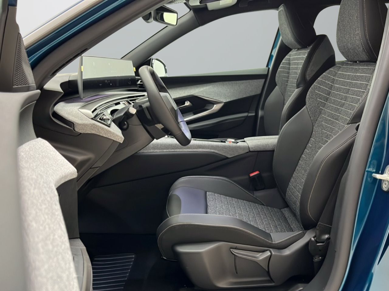 Peugeot 5008 1.2 107KW Allure eDCS6 15