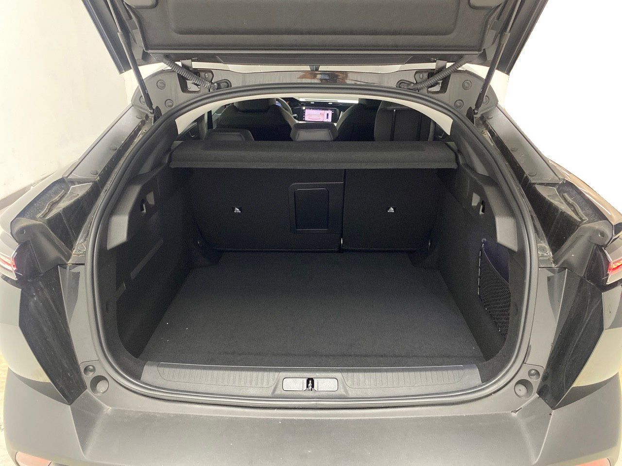 Peugeot 408 408 Allure HYBRID 145 eDCS6 18