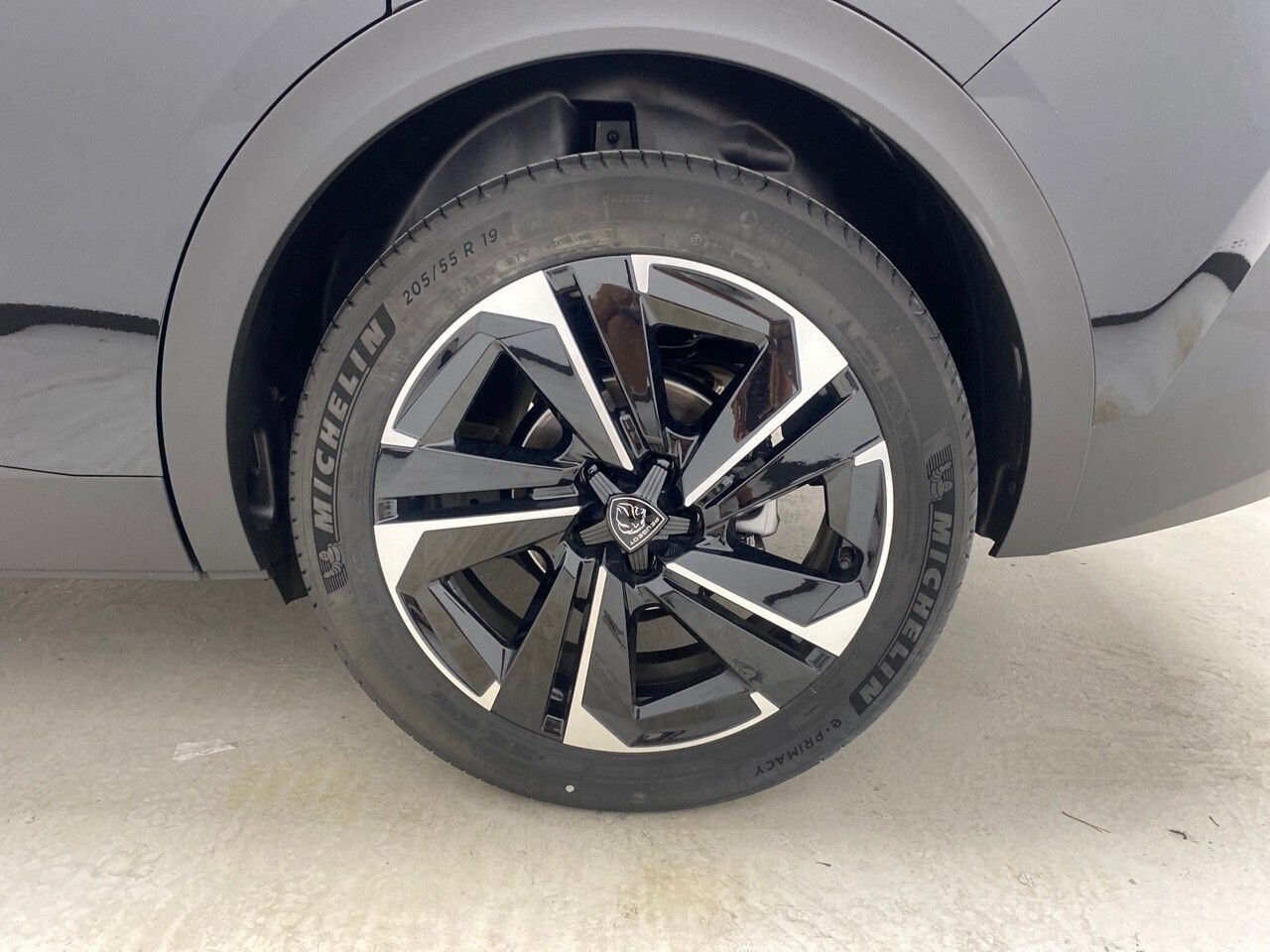 Peugeot 408 408 Allure HYBRID 145 eDCS6 26