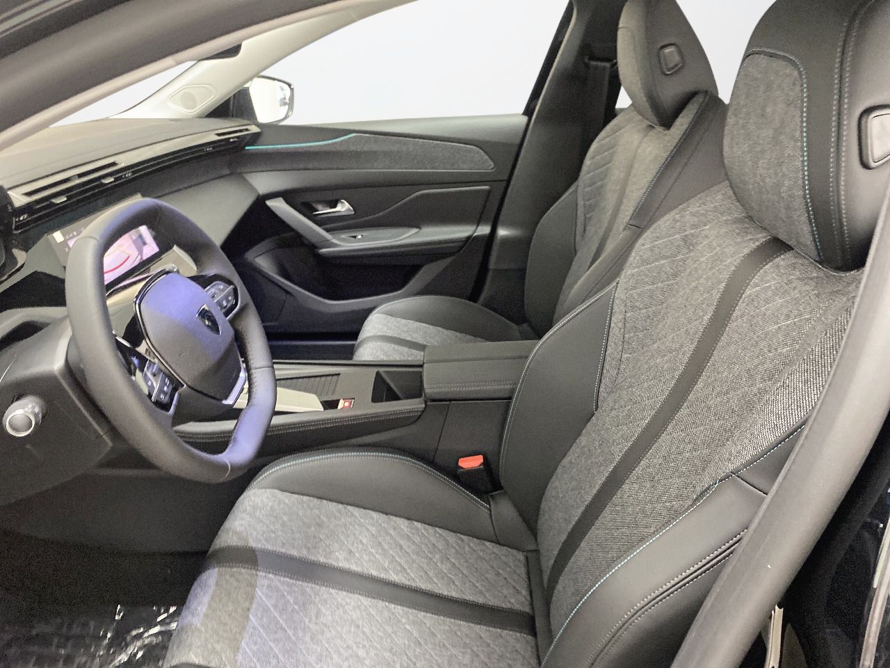 Peugeot 408 408 Allure HYBRID 145 eDCS6 15