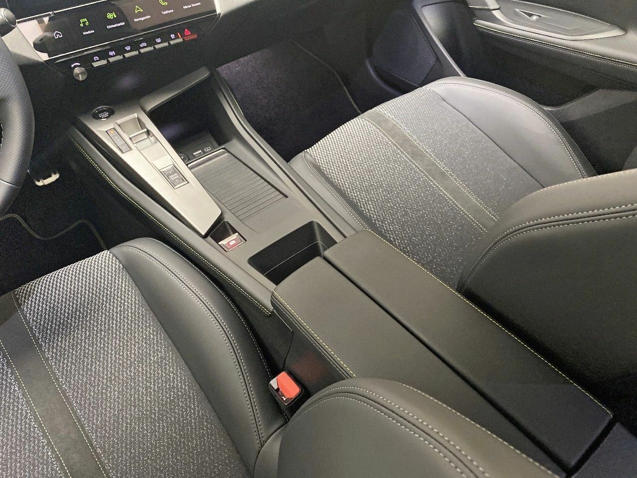 Peugeot 308 5P GT Hybrid MHEV 145 e-DCS6 30