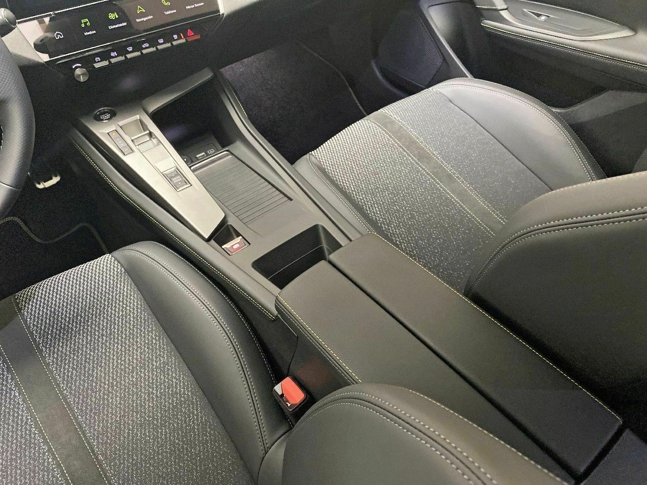 Peugeot 308 5P GT Hybrid MHEV 145 e-DCS6 30