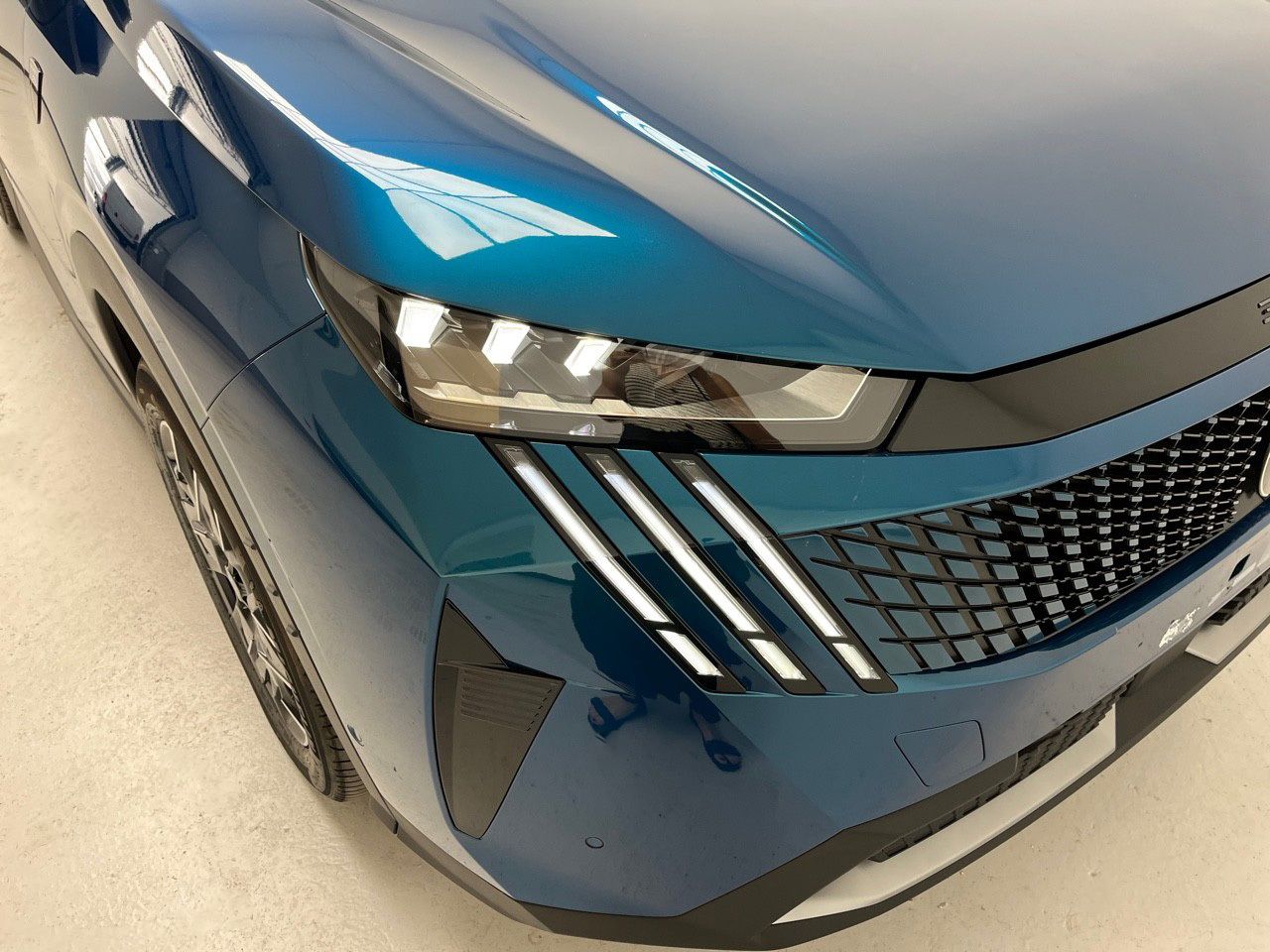 Peugeot 3008 Hybrid 1.2 107KW GT eDCS6 26