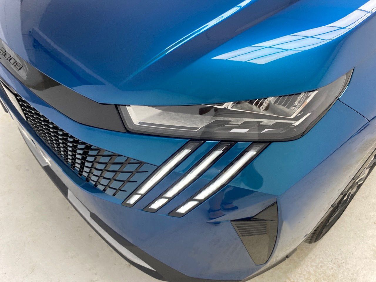 Peugeot 3008 Hybrid 1.2 107KW Allure eDCS6 17