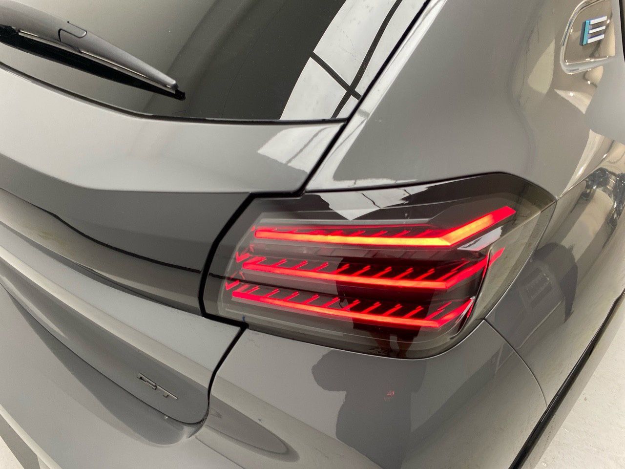 Peugeot 208 GT HYBRID 110 eDCS6 9