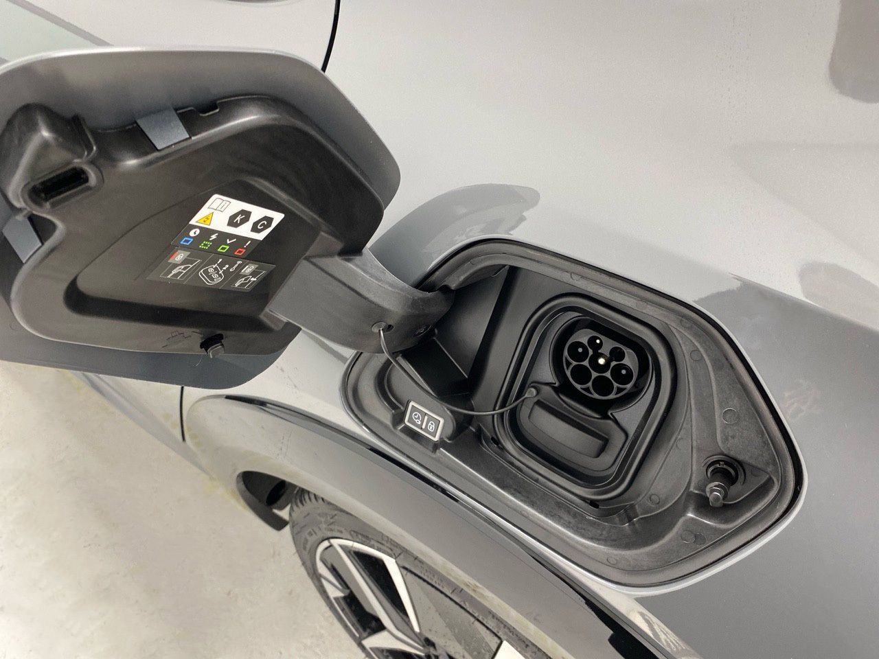 Peugeot 208 GT HYBRID 110 eDCS6 30