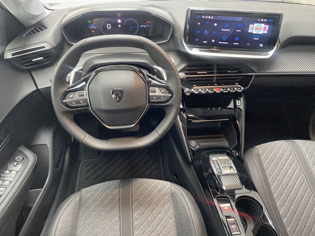 Peugeot 208 Allure HYBRID 110 eDCS6 7