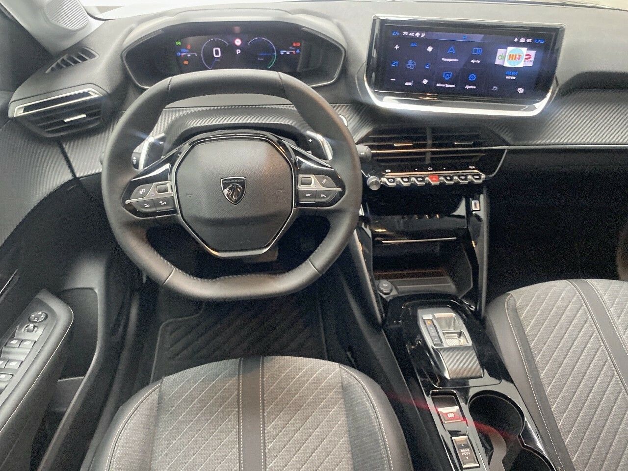 Peugeot 208 Allure HYBRID 110 eDCS6 7