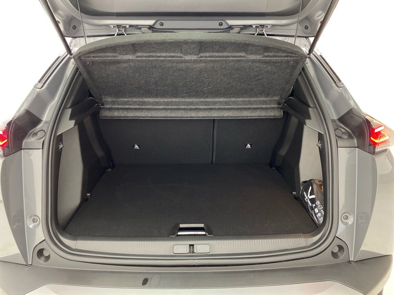 Peugeot 2008 N2008 GT Hybrid 145 eDCS6 18