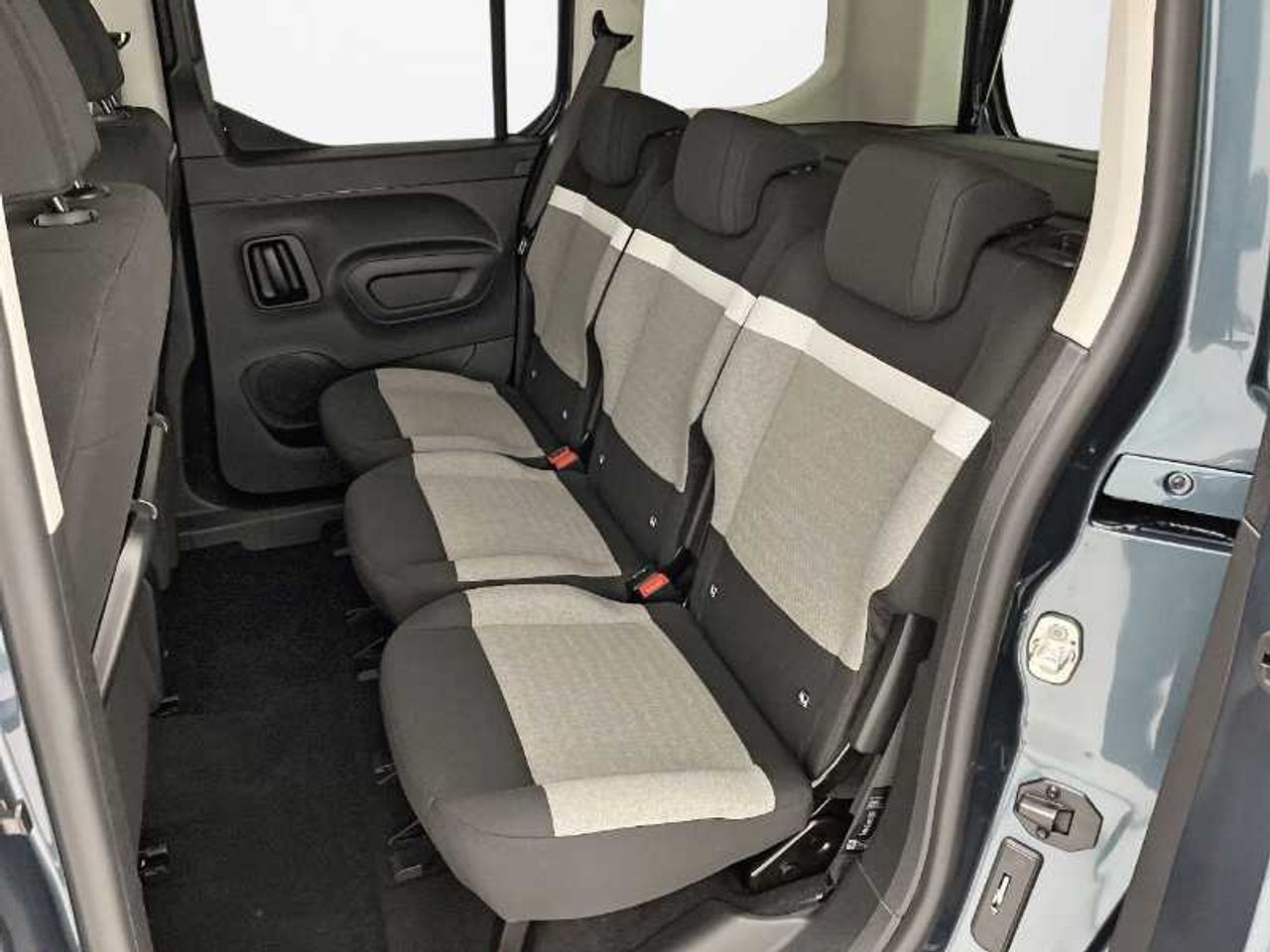 Citroën Berlingo Talla M BlueHDi 130 S&S 6v PLUS N1 17