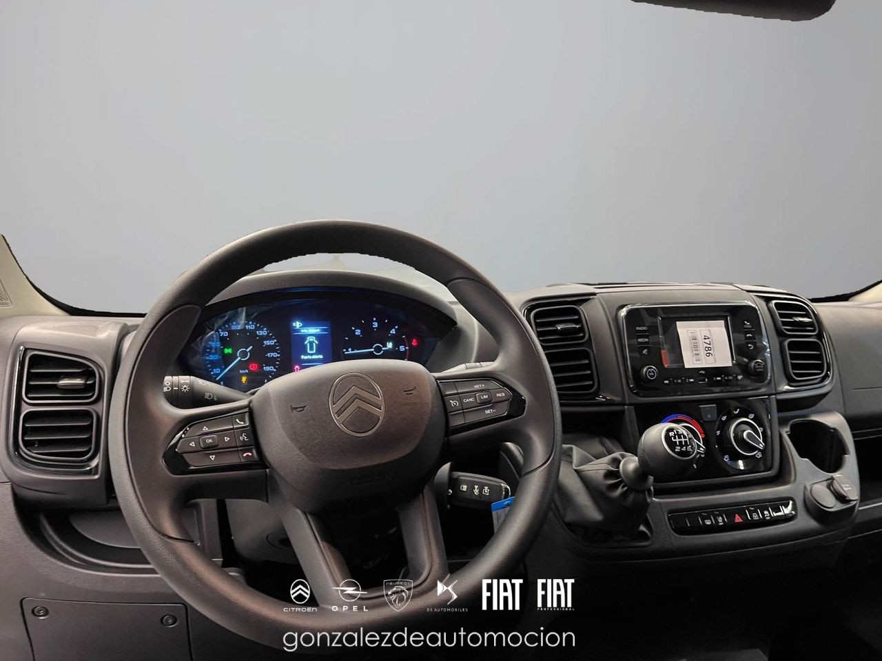12_dd1653c3-8dd3-4b63-8c79-ea7ff692e4bd.jpg