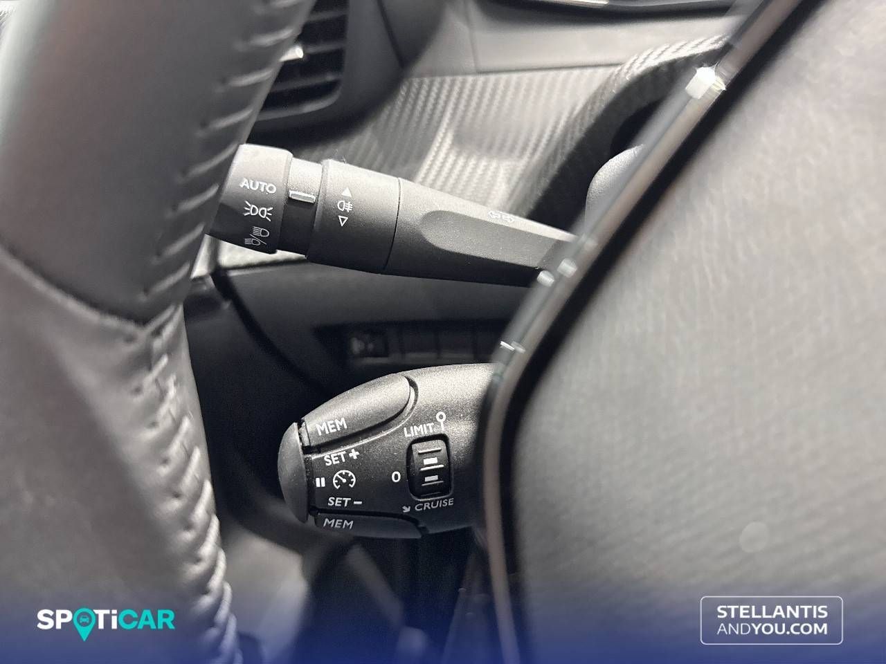 Peugeot 208   Puretech 100 Allure 24