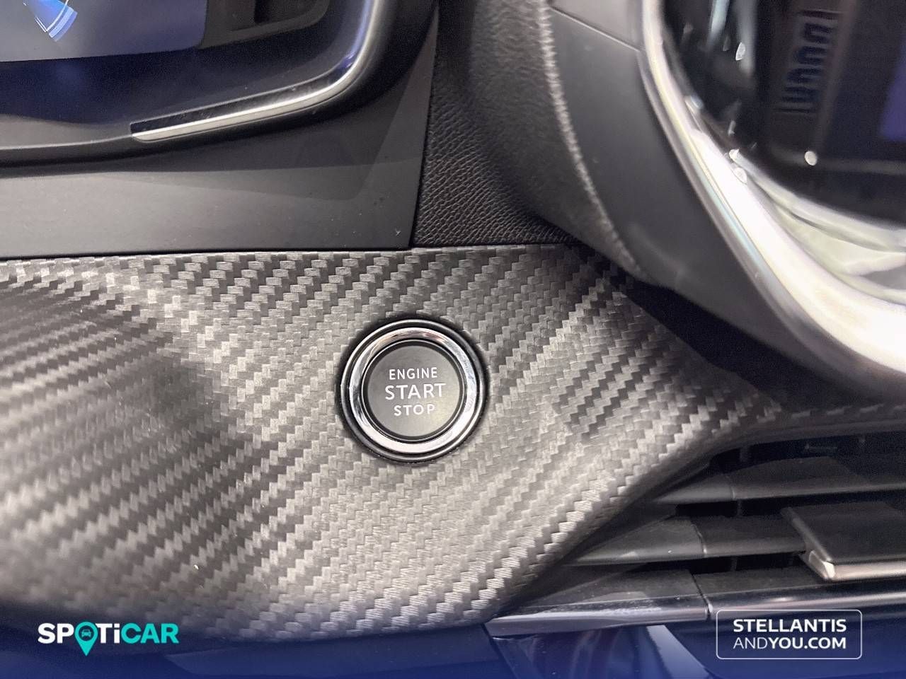 Peugeot 208   Puretech 100 Allure 26